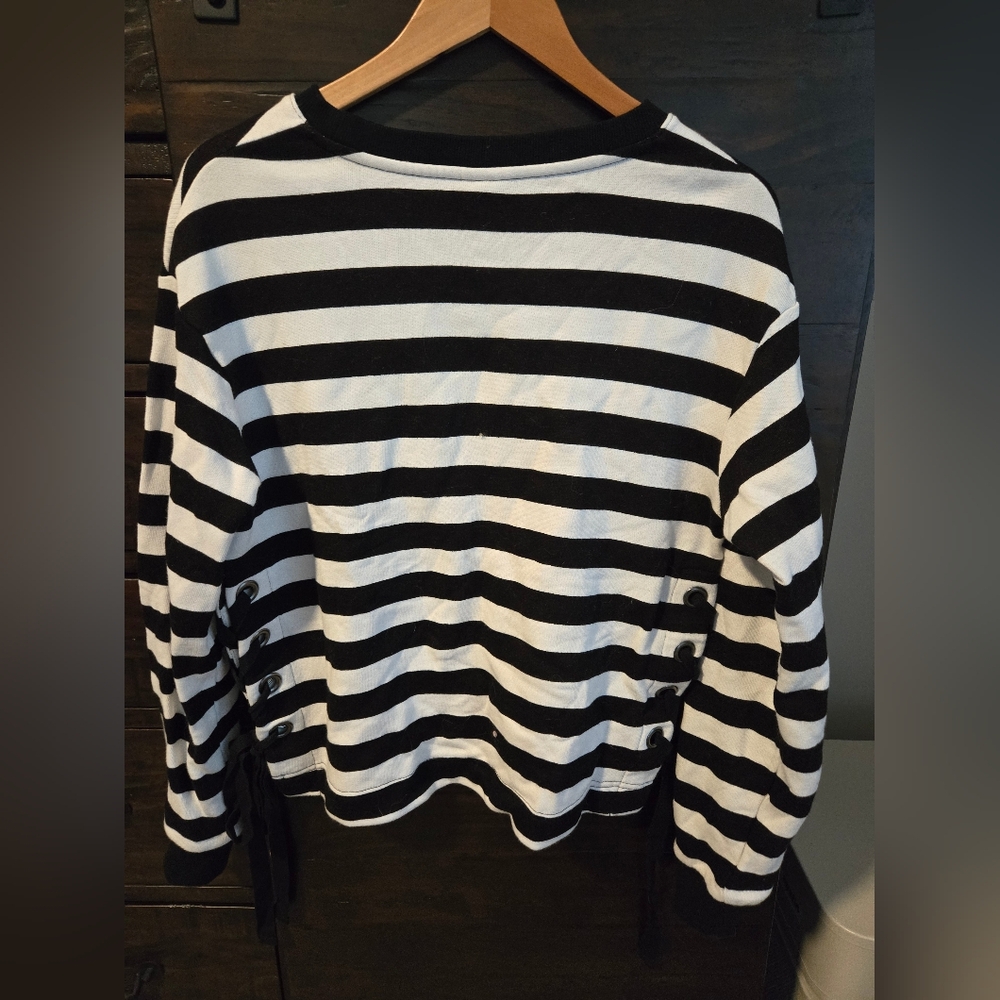 Striped Pullover - Picture 4 of 6